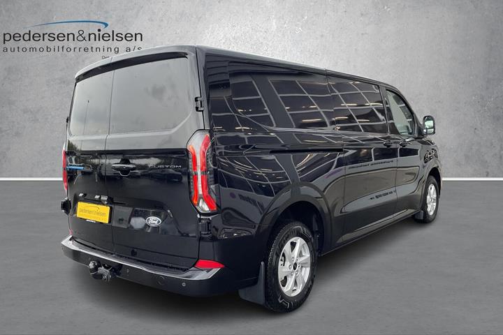Sort Ford E-Transit Custom fra 2026