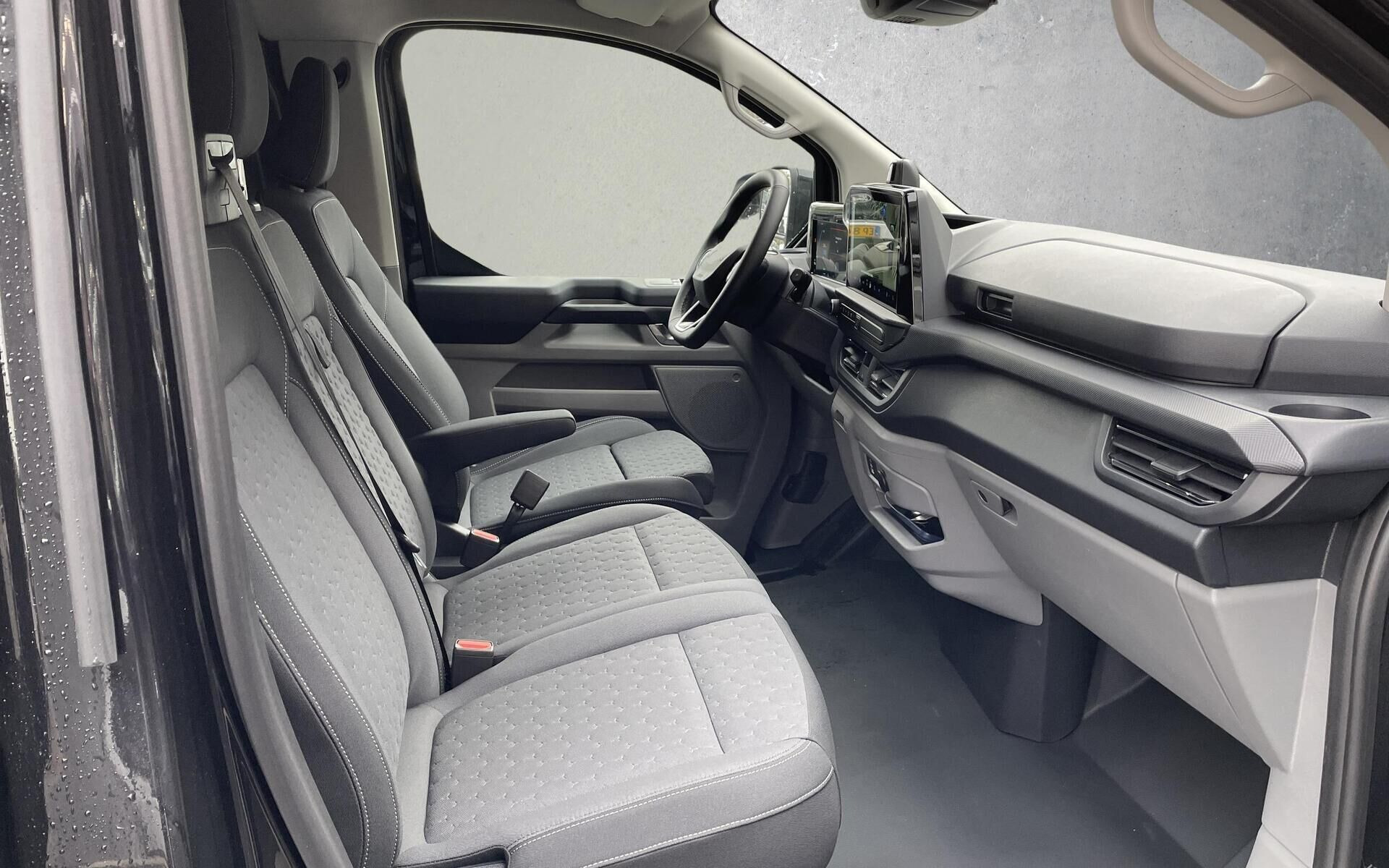 Sort Ford E-Transit Custom fra 2026