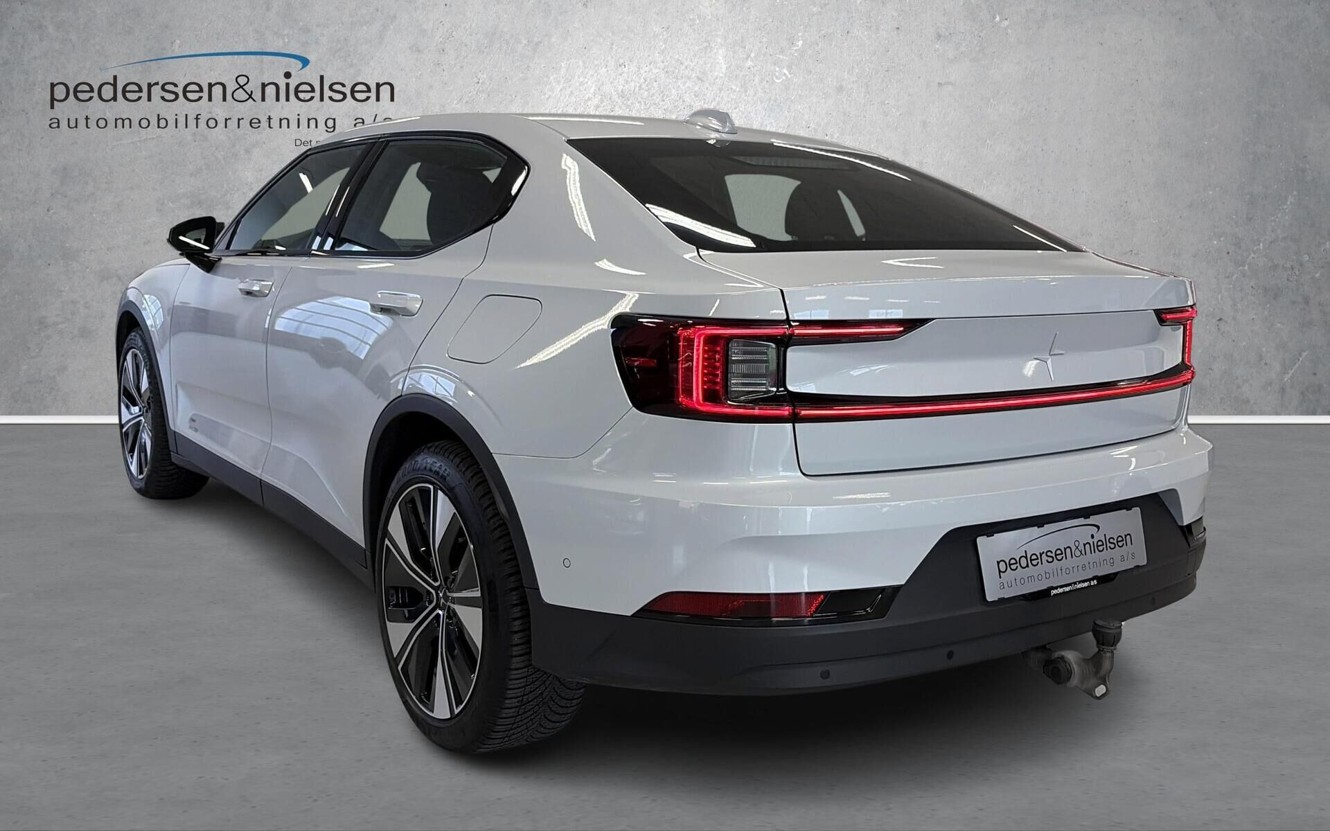 Grå Polestar 2 fra 2023