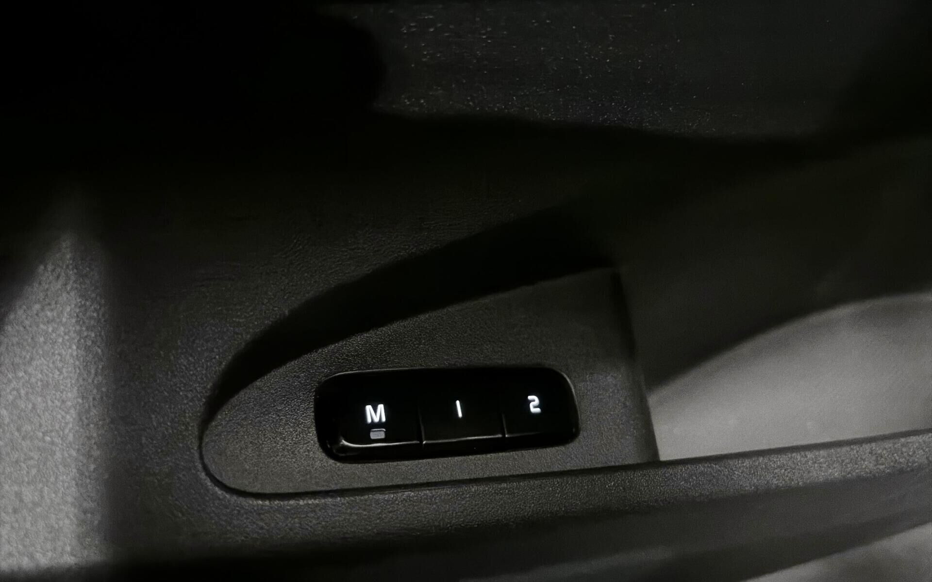 Grå Polestar 2 fra 2023
