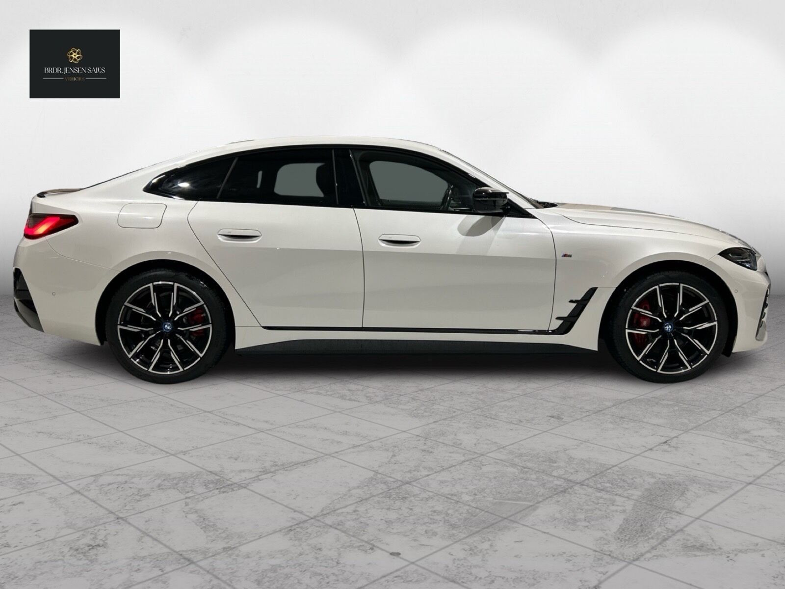 Hvid BMW i4 fra 2023