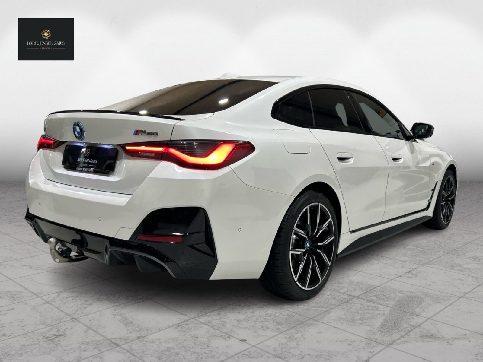 Hvid BMW i4 fra 2023