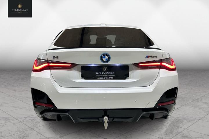 Hvid BMW i4 fra 2023