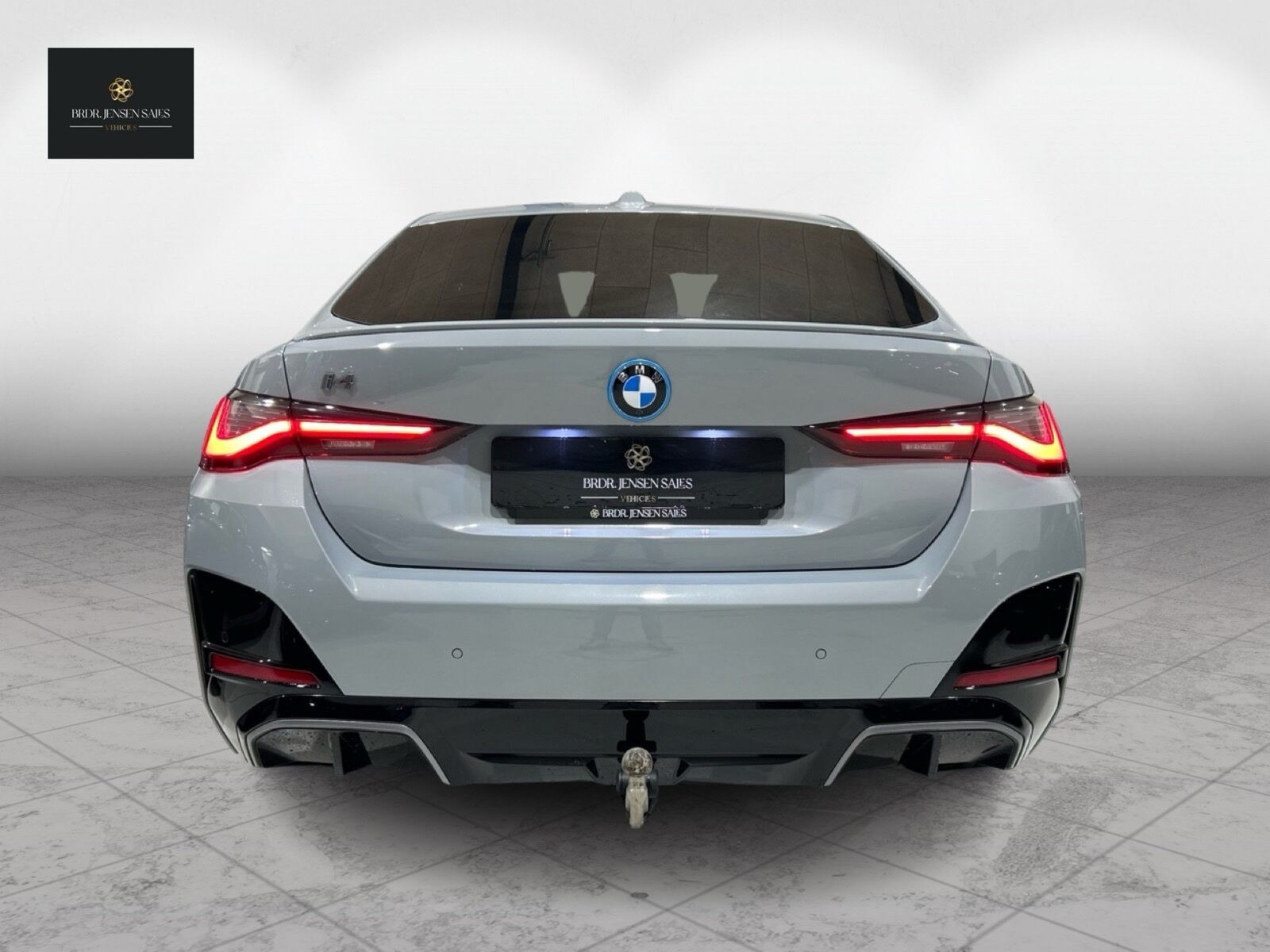 Grå BMW i4 fra 2023