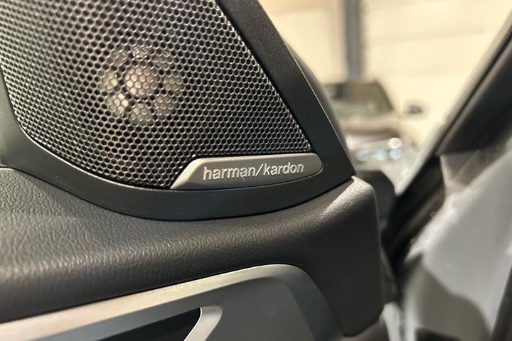 Grå BMW i4 fra 2023