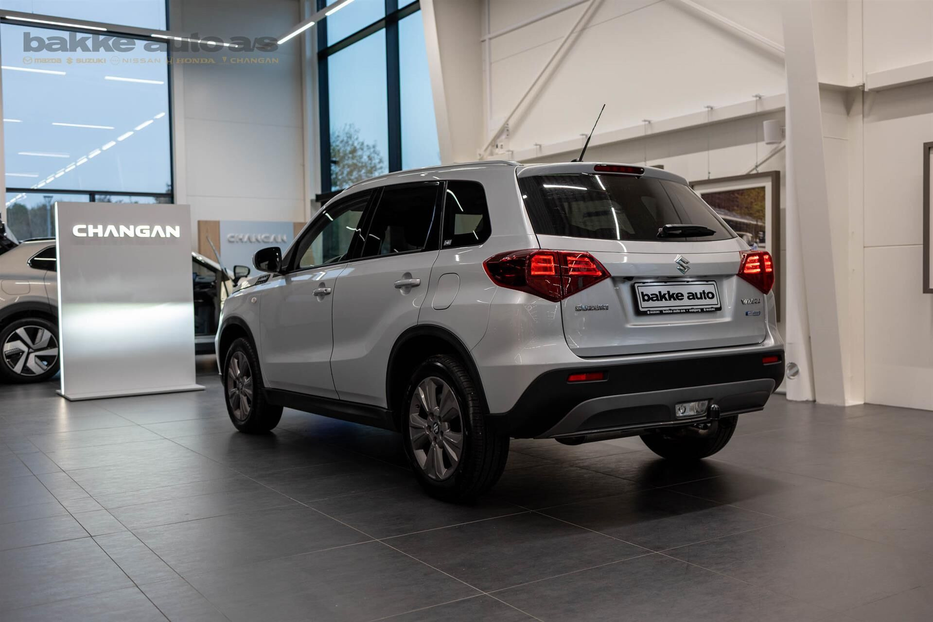 Sølv Suzuki Vitara fra 2022