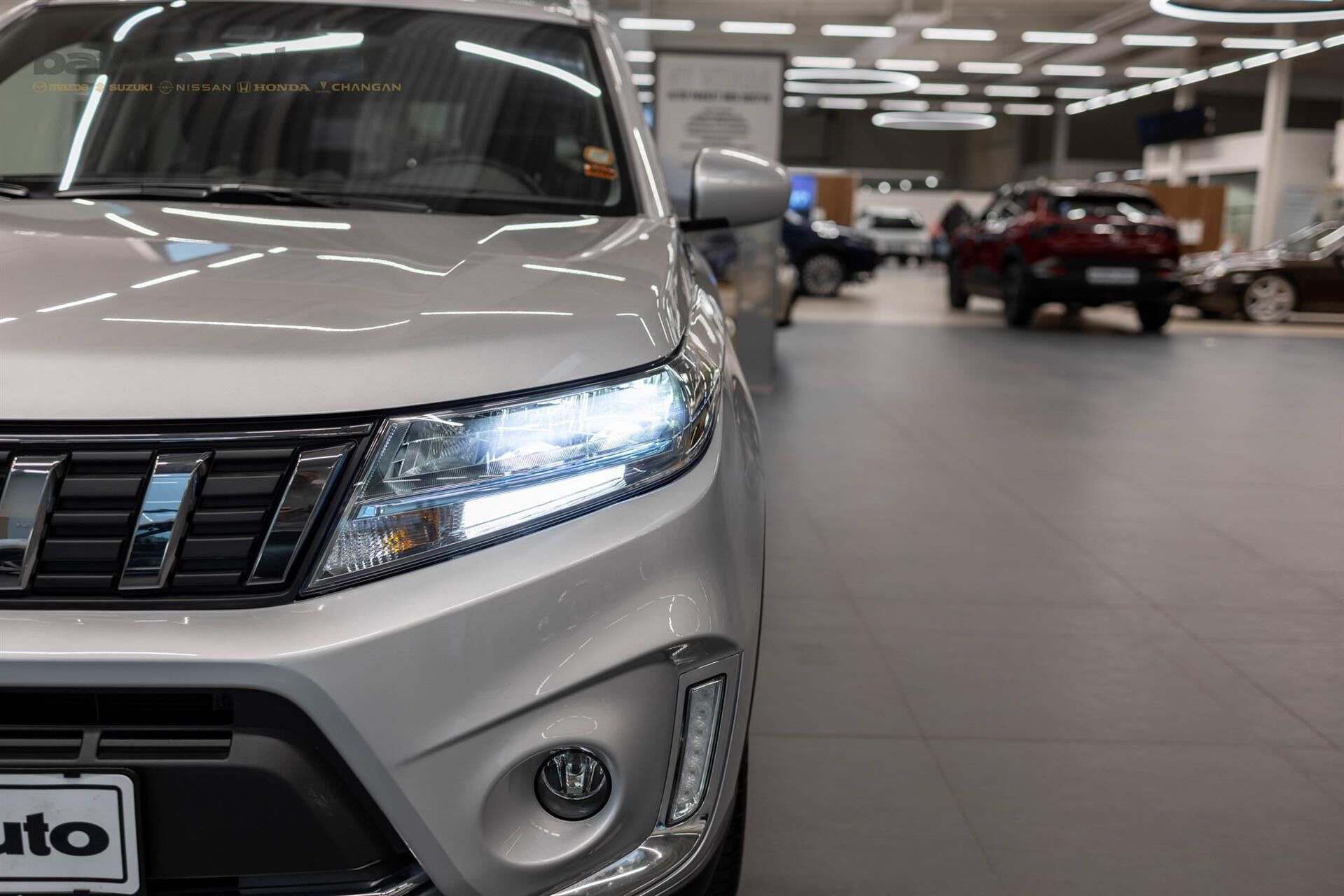 Sølv Suzuki Vitara fra 2022