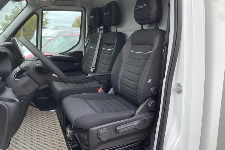 Hvid Iveco Daily fra 2026