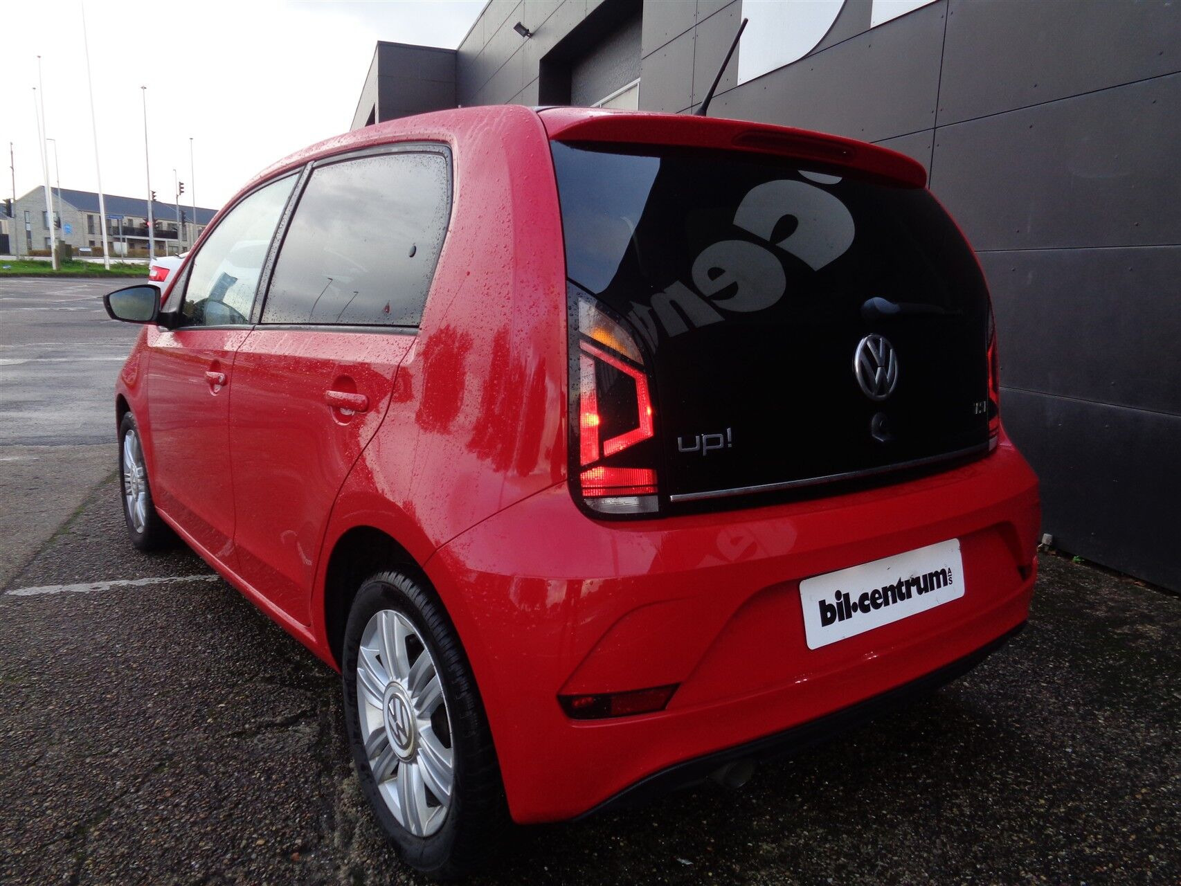Rød VW UP! fra 2017