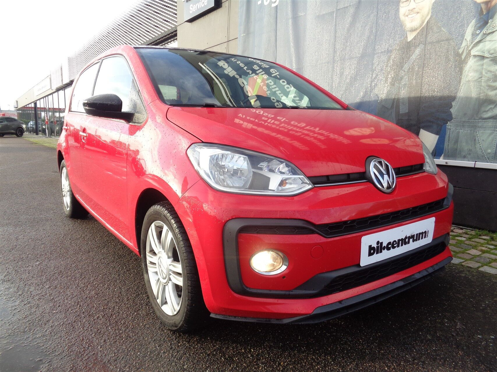 Rød VW UP! fra 2017