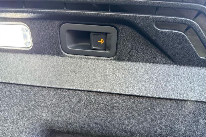 Hvid VW ID.4 fra 2025