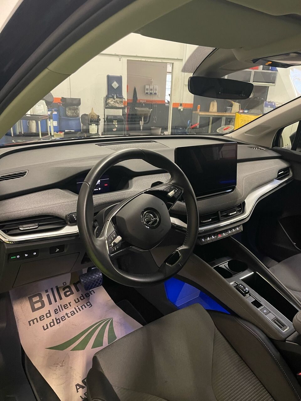 Sort Skoda Enyaq fra 2024