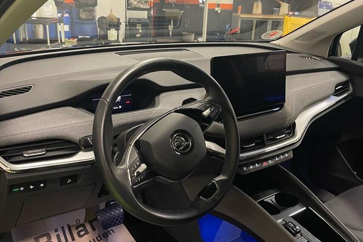 Sort Skoda Enyaq fra 2024