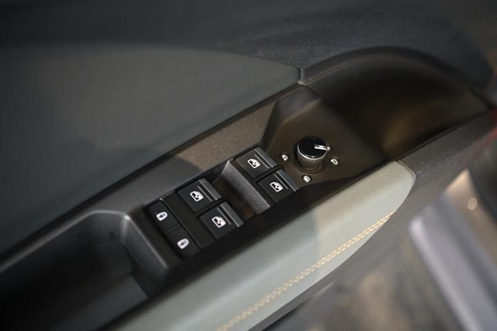 Grå Audi Q4 e-tron fra 2022