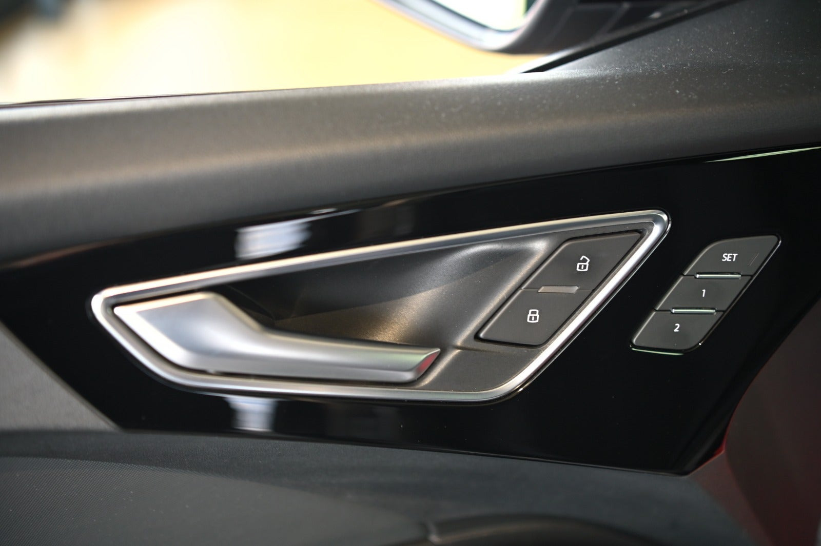 Grå Audi Q4 e-tron fra 2022