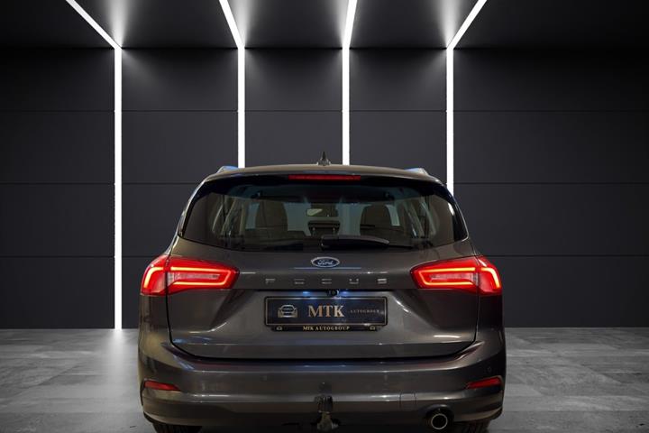 Grå Ford Focus fra 2019