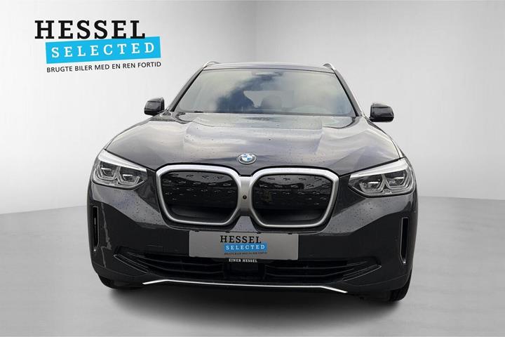 Grå BMW iX3 fra 2022