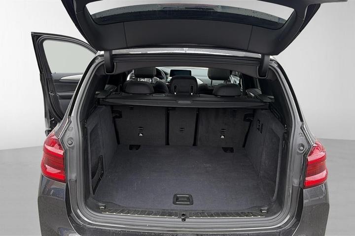 Grå BMW iX3 fra 2022