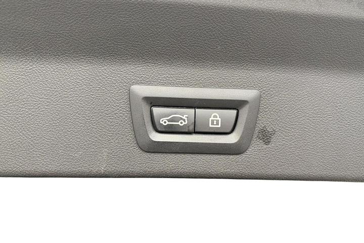 Grå BMW iX3 fra 2022