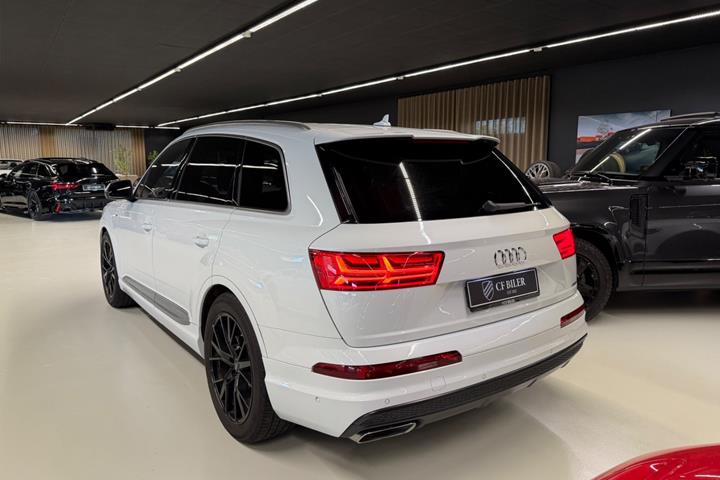 Hvid Audi Q7 fra 2016