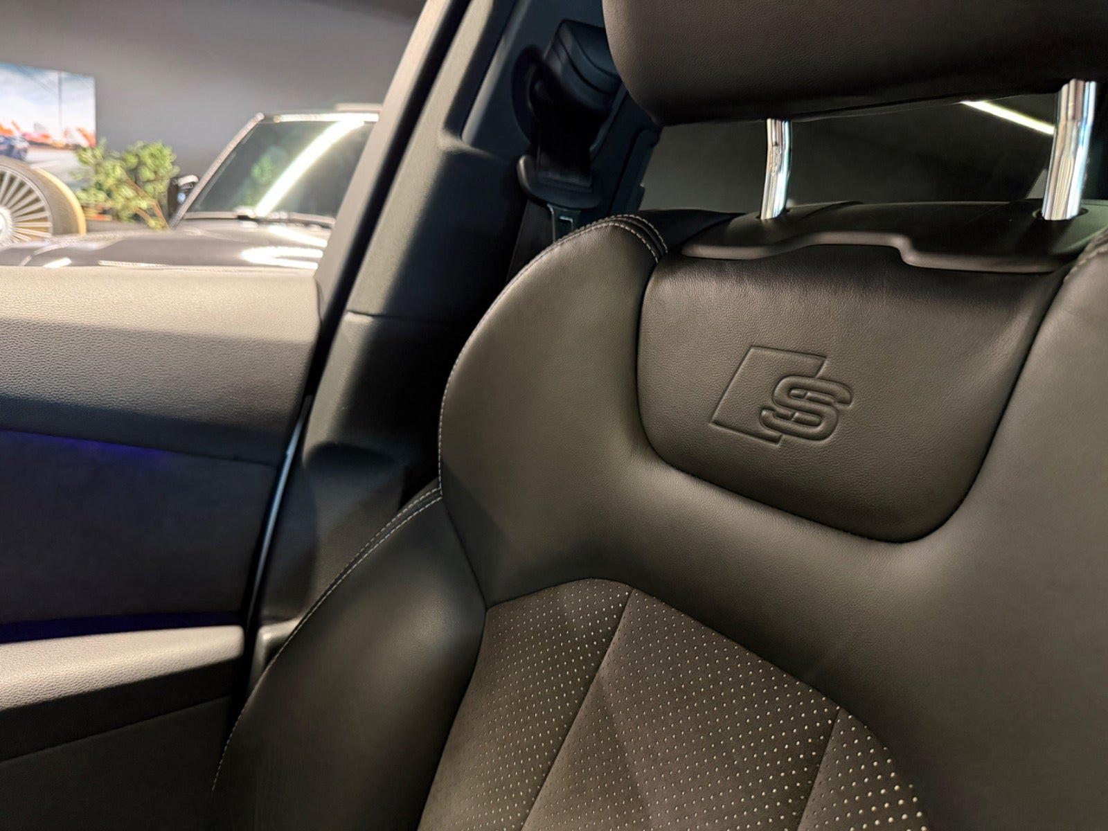 Hvid Audi Q7 fra 2016