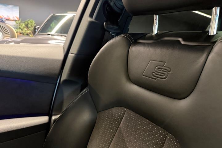 Hvid Audi Q7 fra 2016