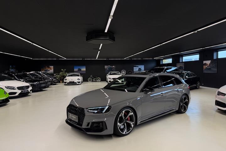 Sort Audi RS4 fra 2019