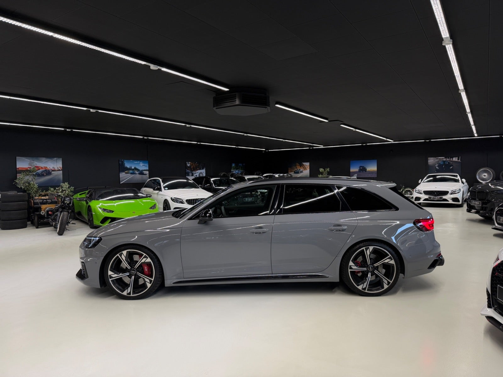 Sort Audi RS4 fra 2019