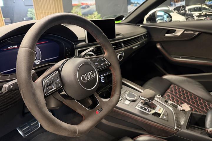 Sort Audi RS4 fra 2019