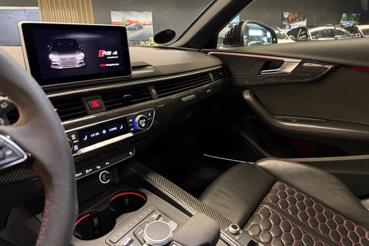 Sort Audi RS4 fra 2019