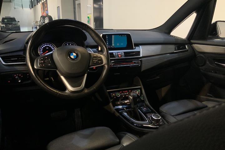 Hvid BMW 225xe fra 2019