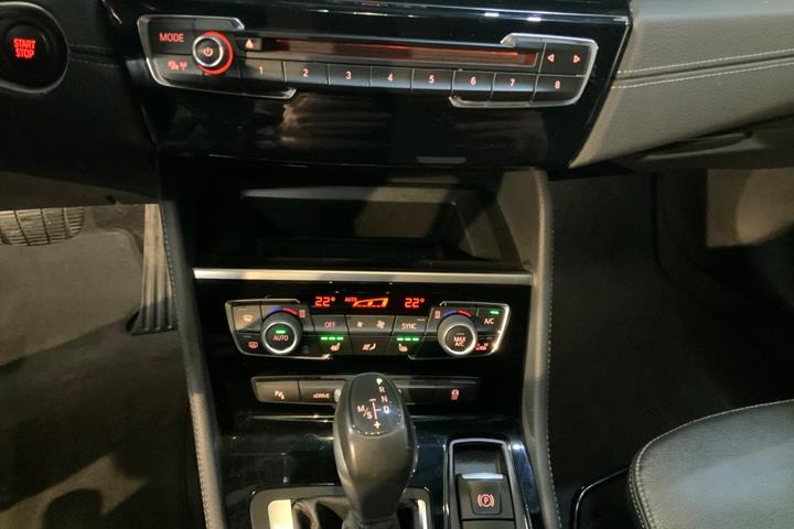 Hvid BMW 225xe fra 2019