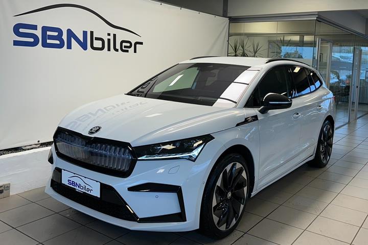 Hvid Skoda Enyaq fra 2023