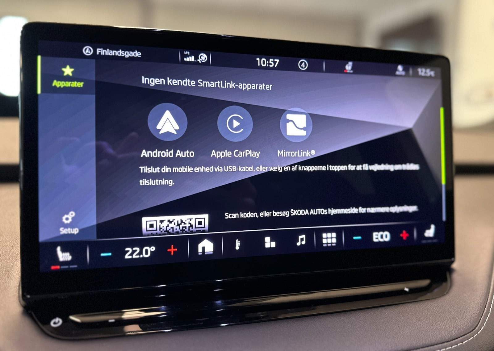 Hvid Skoda Enyaq fra 2023