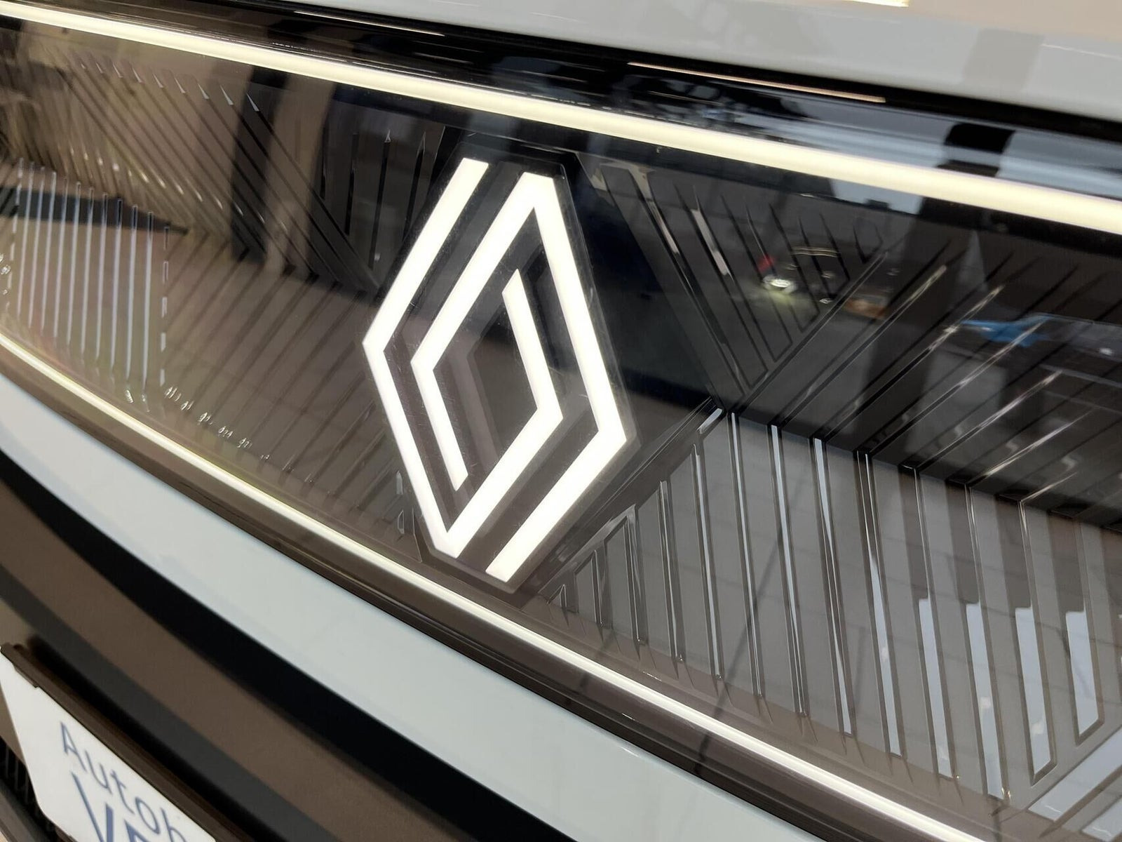 Hvid Renault 4 E-Tech fra 2026