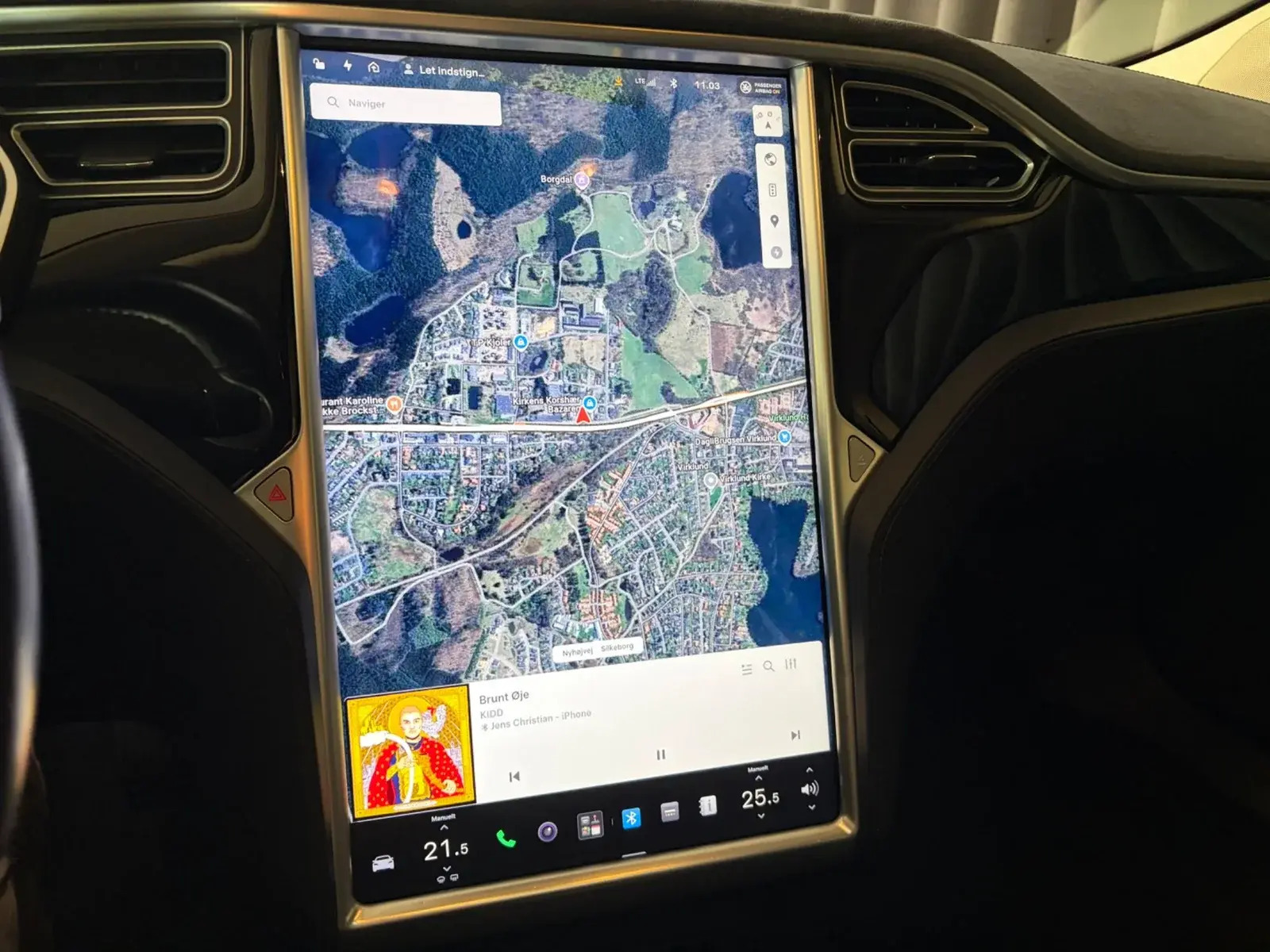 Sort Tesla Model S fra 2015
