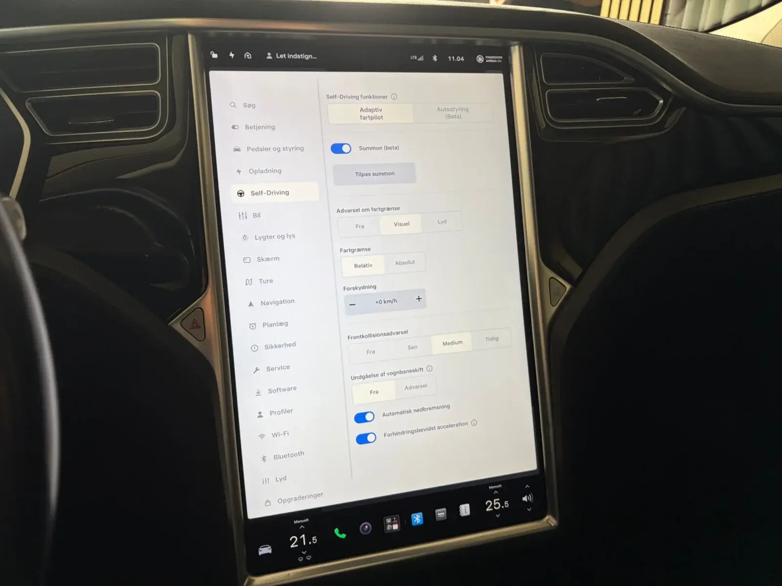 Sort Tesla Model S fra 2015