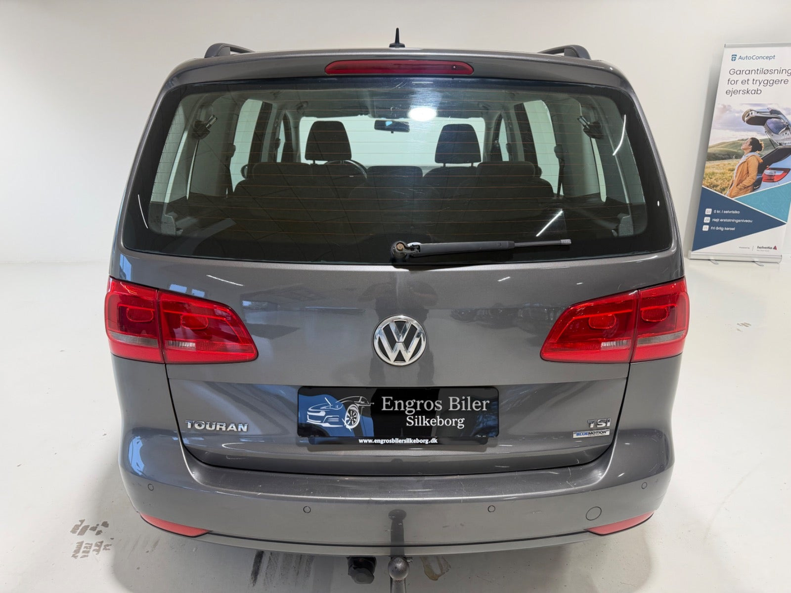 Grå VW Touran fra 2011