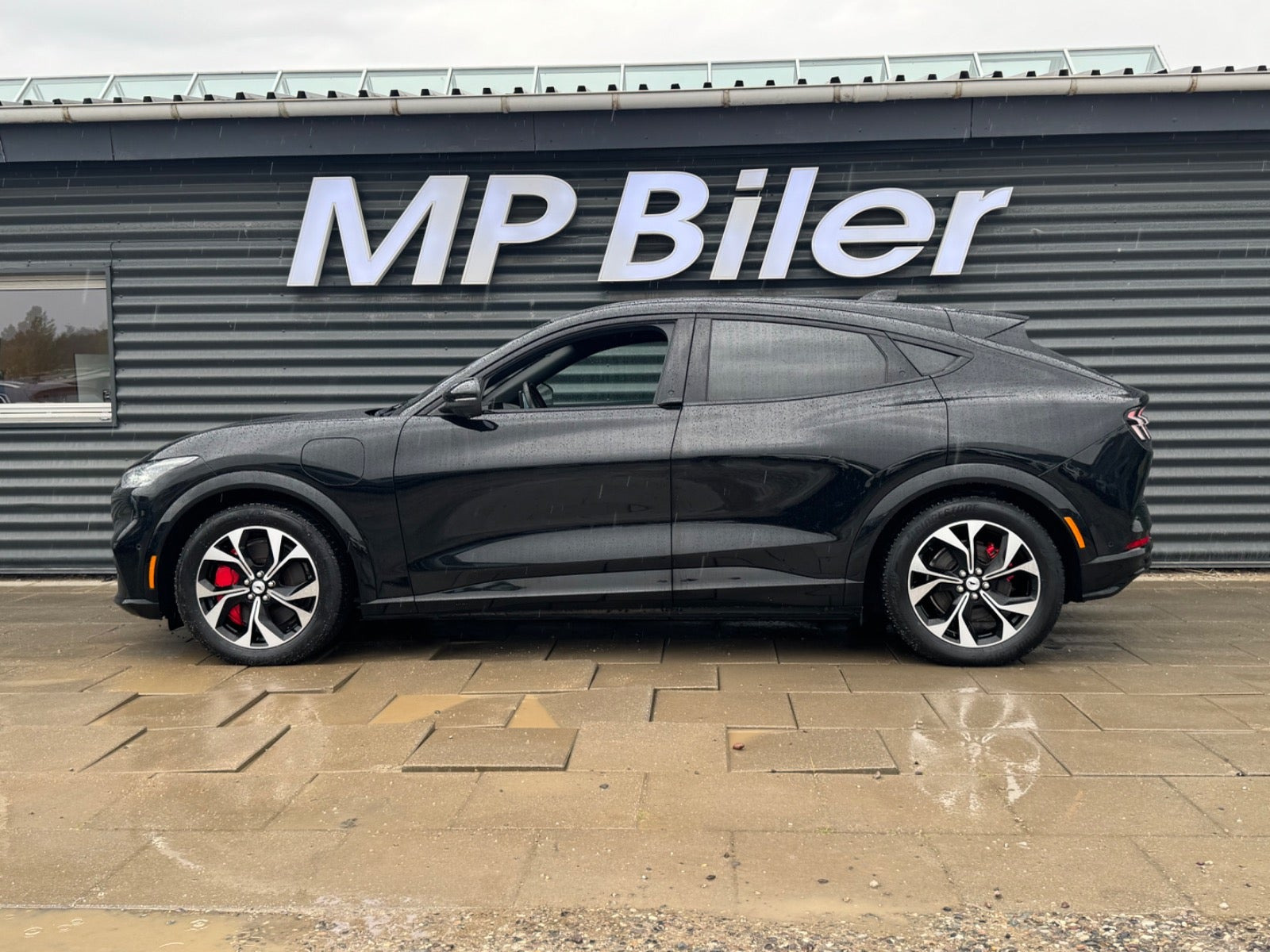 Sort Ford Mustang Mach-E fra 2024