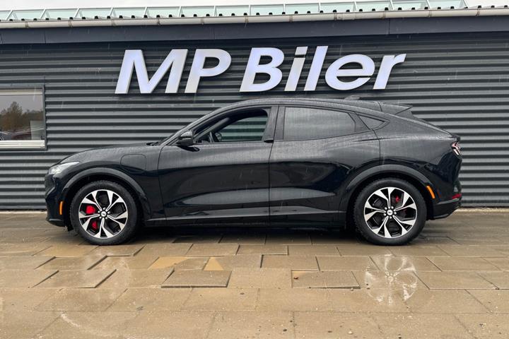 Sort Ford Mustang Mach-E fra 2024