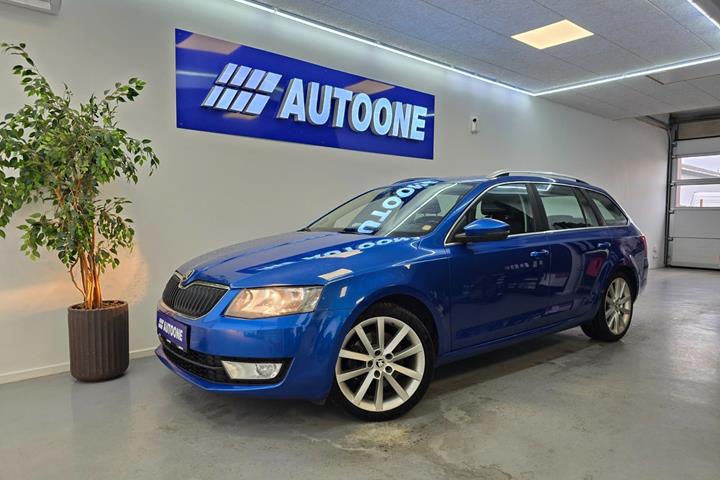 Blå Skoda Octavia fra 2014