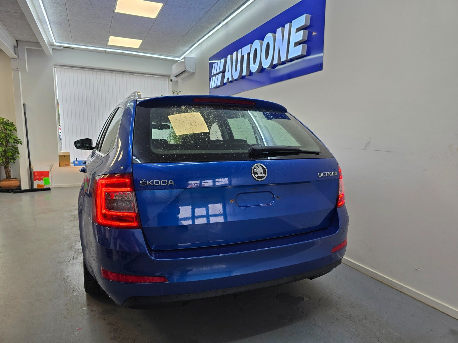 Blå Skoda Octavia fra 2014