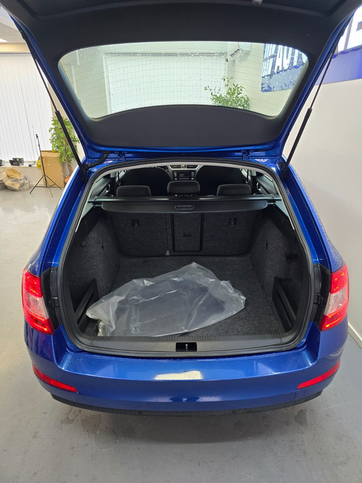Blå Skoda Octavia fra 2014