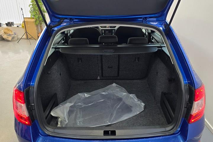 Blå Skoda Octavia fra 2014