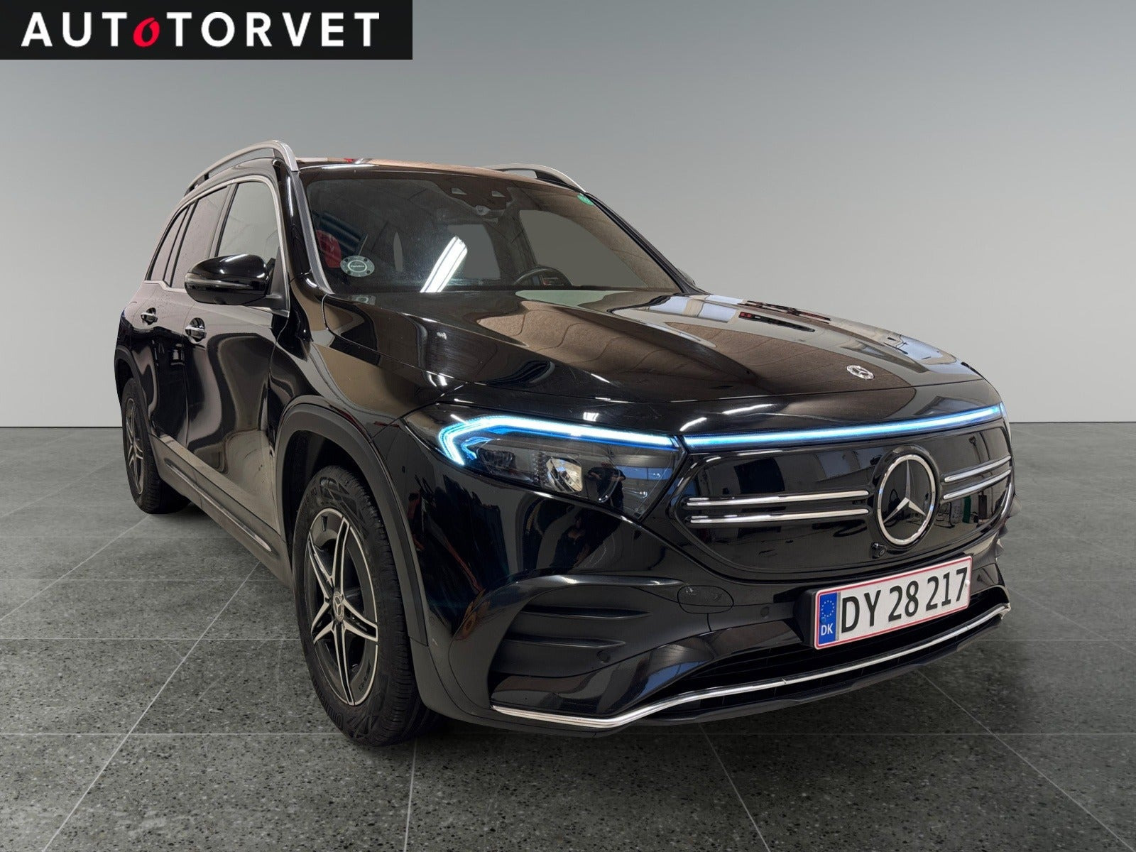 Sort Mercedes EQB250+ fra 2023
