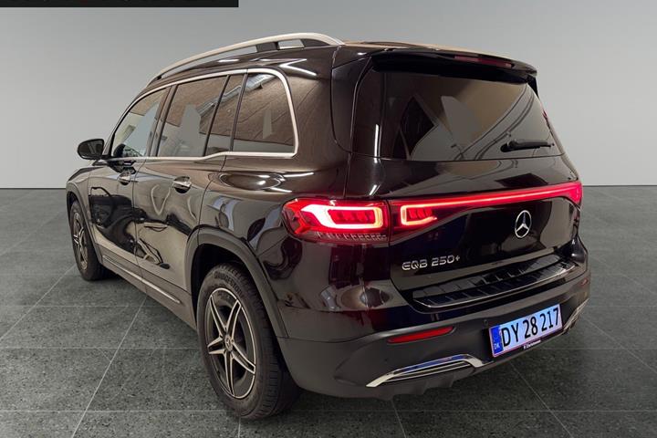 Sort Mercedes EQB250+ fra 2023