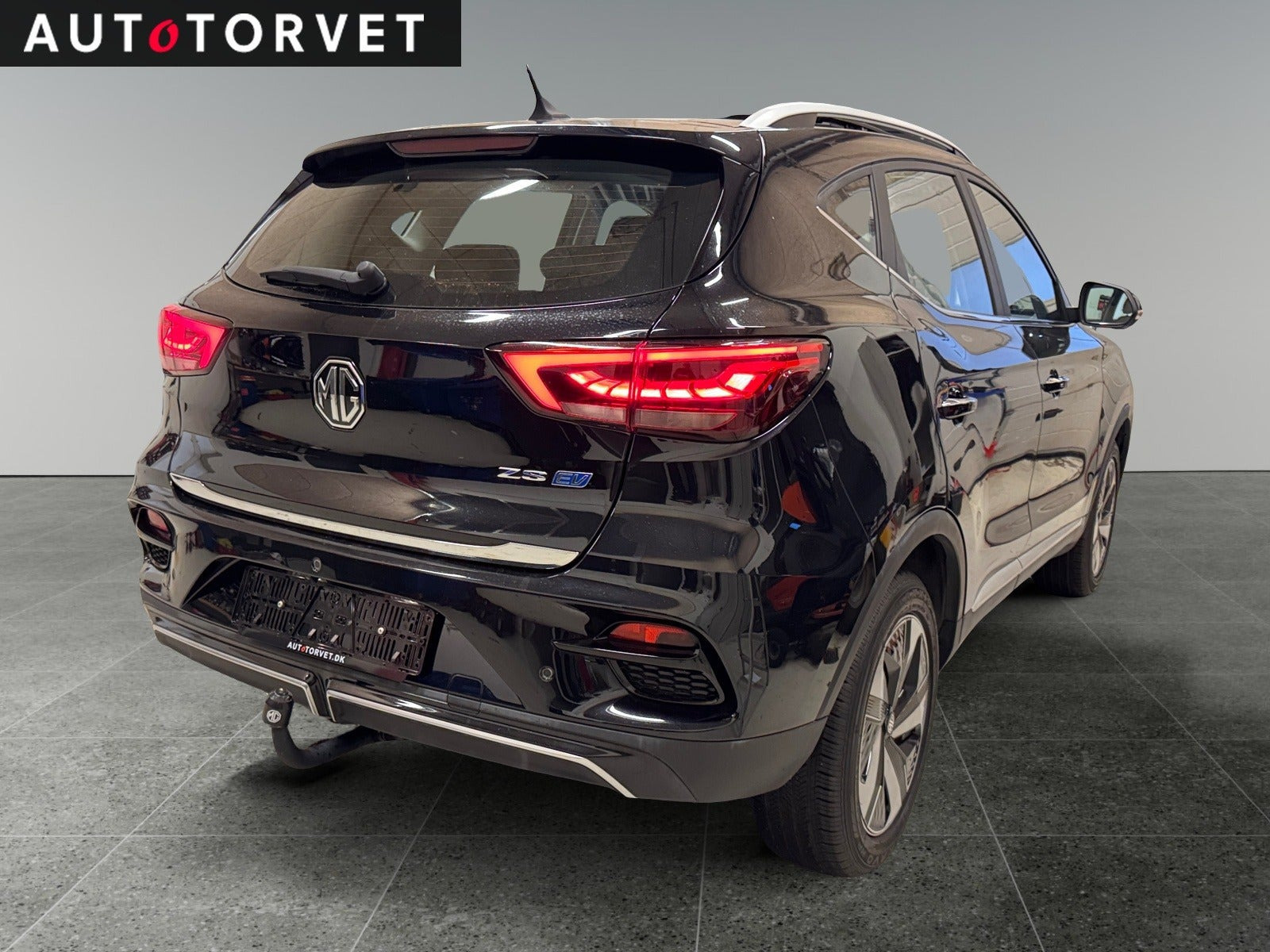 Sort MG ZS fra 2023