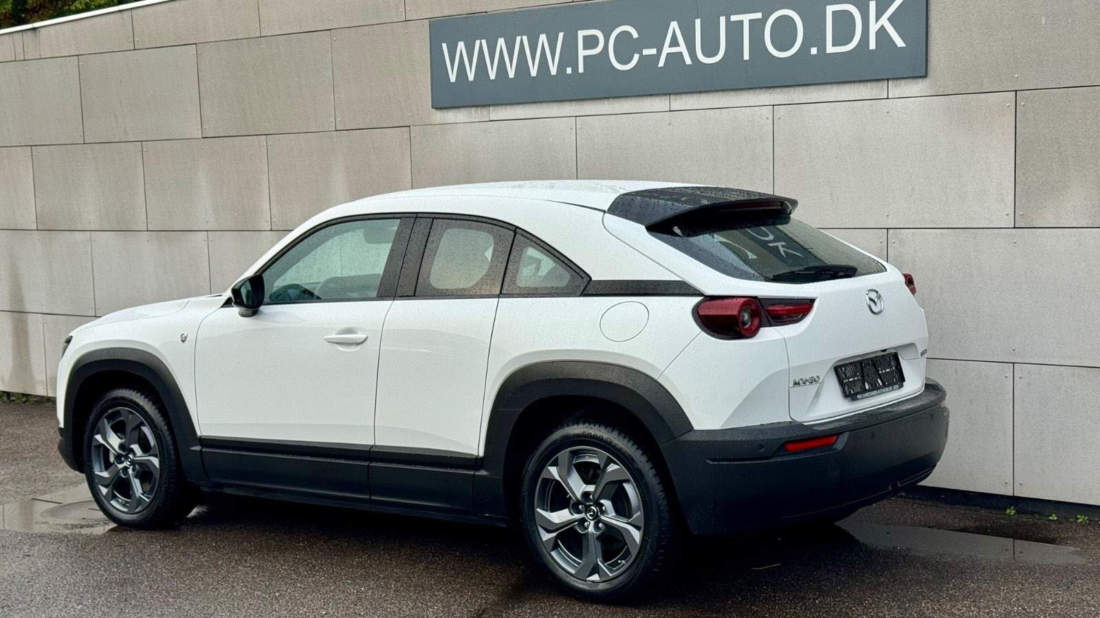 Hvid Mazda MX-30 fra 2023