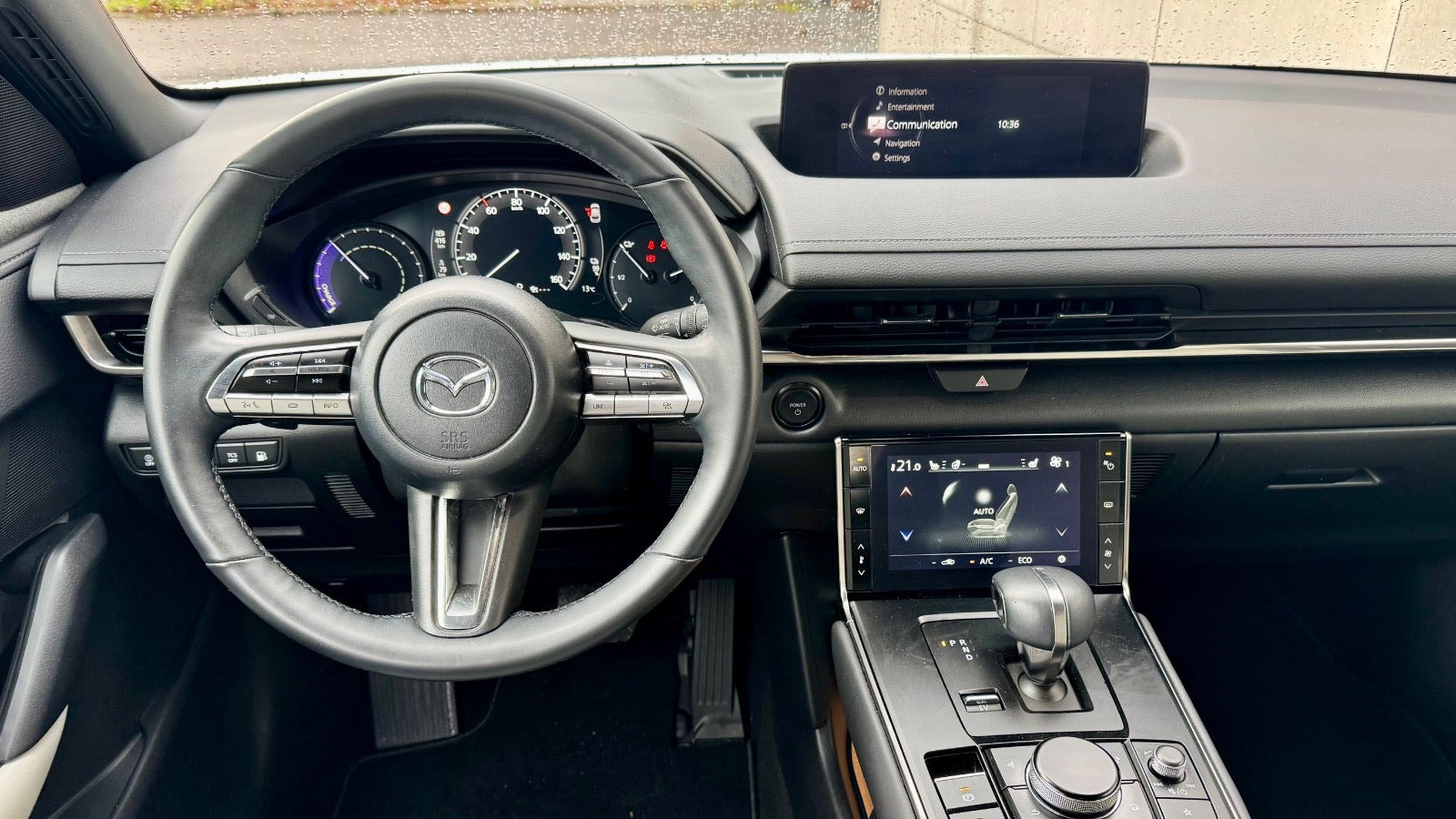Hvid Mazda MX-30 fra 2023