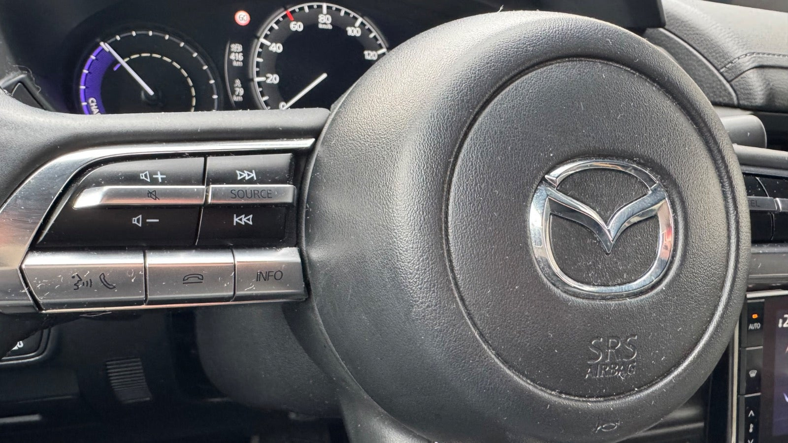 Hvid Mazda MX-30 fra 2023